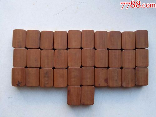 Đồng nghiệp đến chia buồn và động viên gia đình.